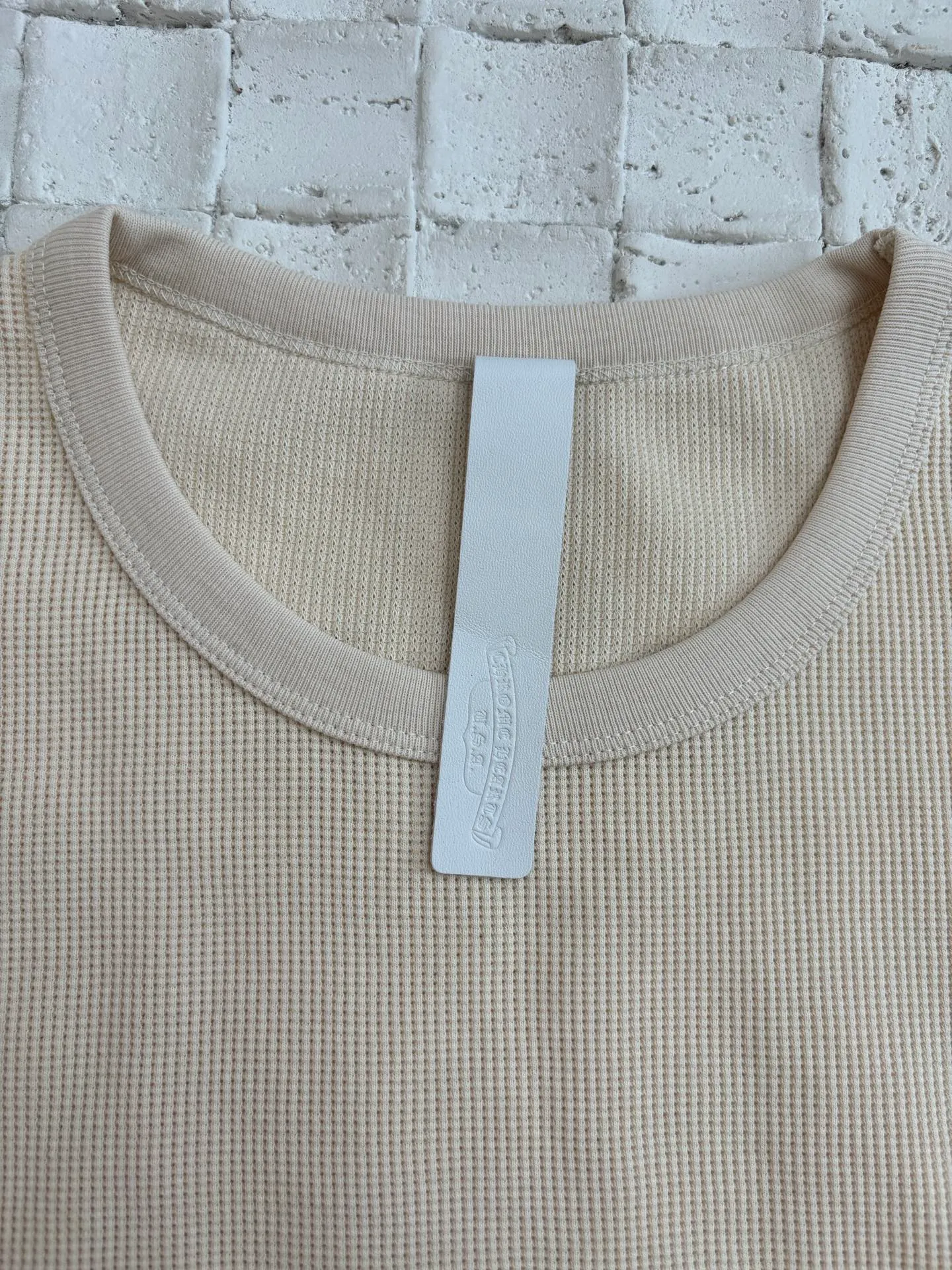🅿️280 Come Hearts*/Cro Hearts 25Ss new embroidered waffle short sleeves. The fabric is made of 250G pure cotton waffle. The upper body is comfortable. The chest embroidery is made of imported embroidery machines. Precision work. The leather tag is made of imported lambskin. Size: S/M/L